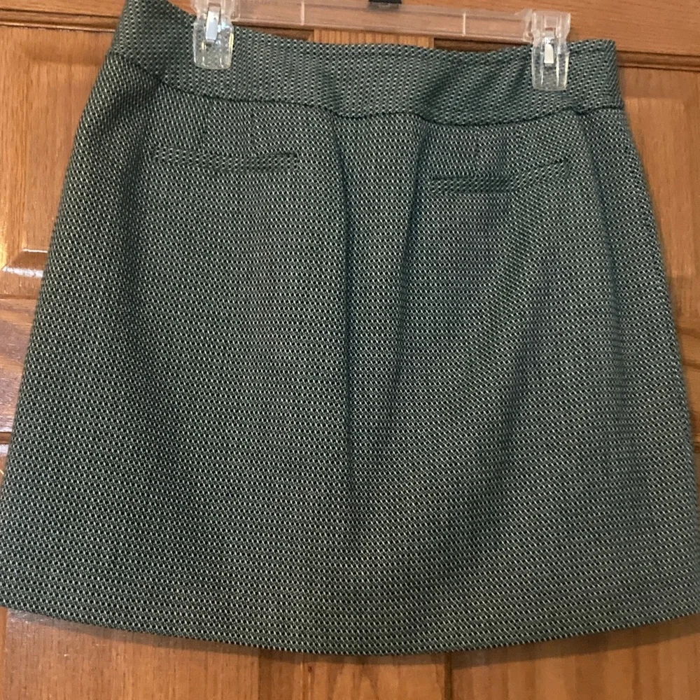 LOFT Textured Green Mini Skirt - Picture 2 of 4
